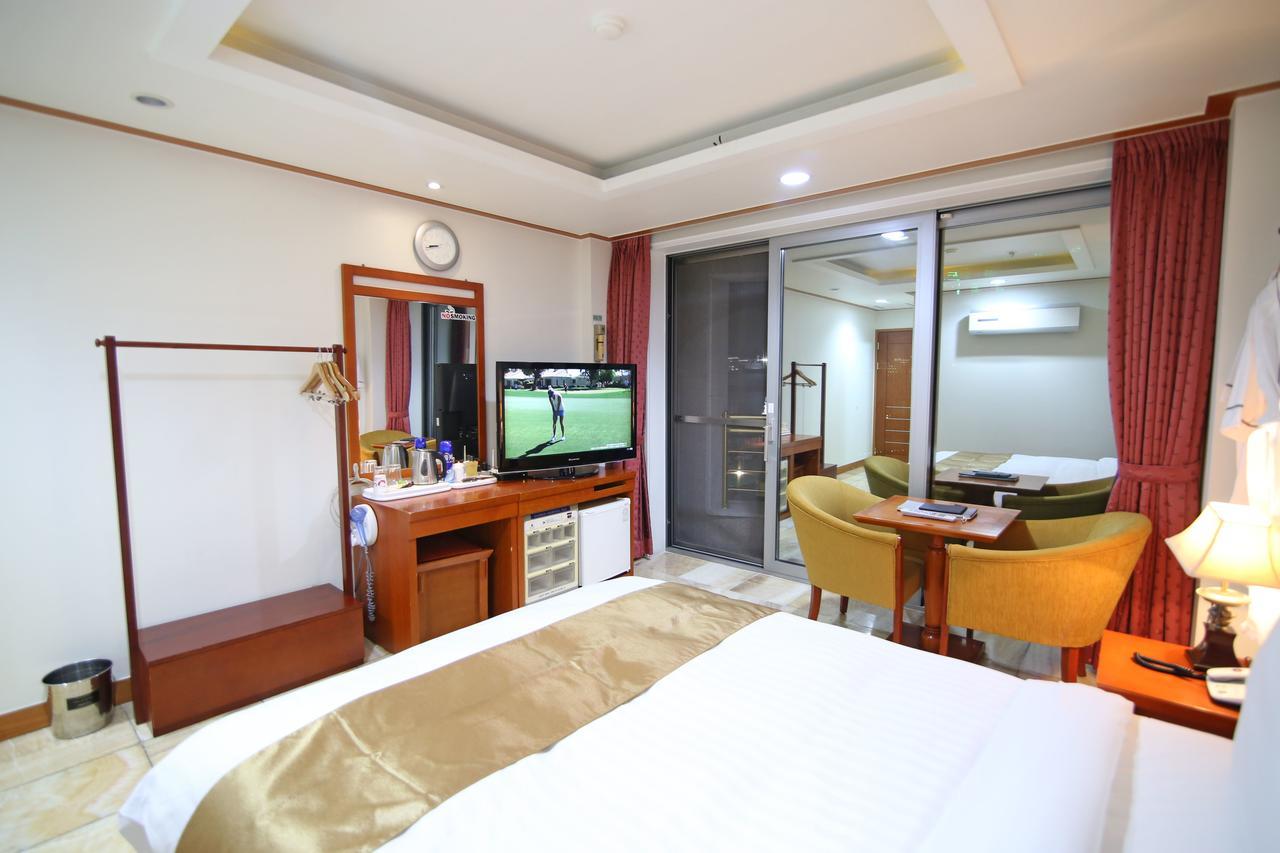 Geoje Island Hotel Exterior photo